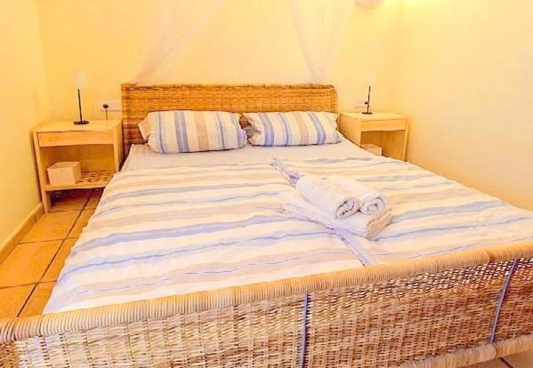 Апартаменты Casa Sol With Private Terrace, Garden, Pool, Beautiful View Пуэтро де Соллер Экстерьер фото
